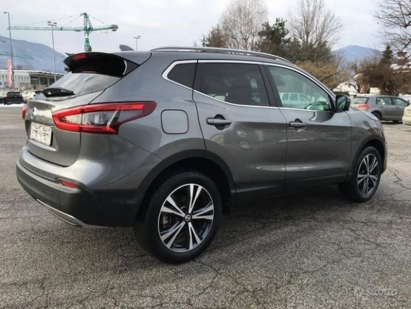 Nissan Qashqai 1.3 DIG-T 140CV N-Connecta PAR... 